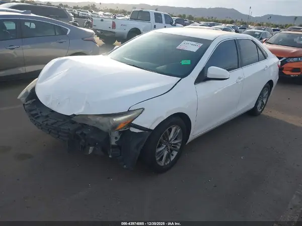 4T1BF1FK3GU180191 2016 TOYOTA CAMRY - Image 2