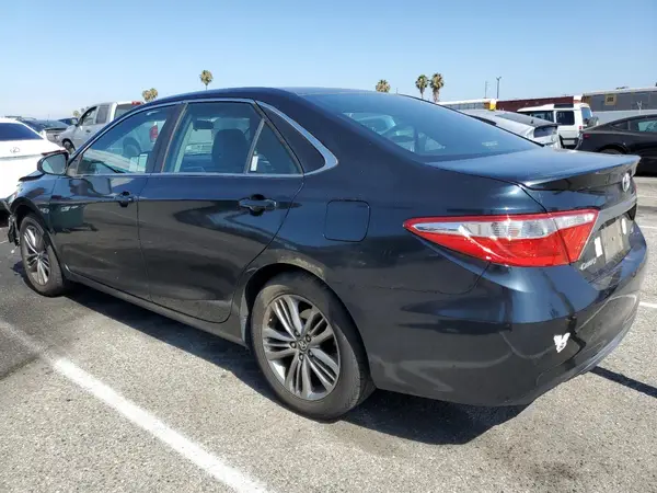 4T1BF1FK3GU180465 2016 TOYOTA CAMRY - Image 2