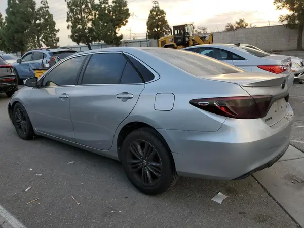 4T1BF1FK3GU181325 2016 TOYOTA CAMRY - Image 2