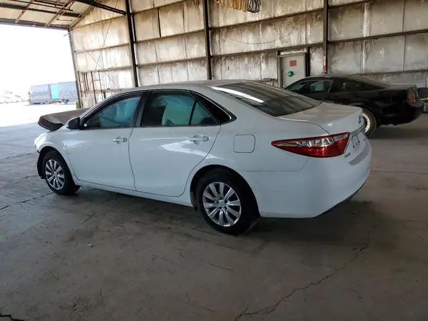 4T1BF1FK3GU182720 2016 TOYOTA CAMRY - Image 2