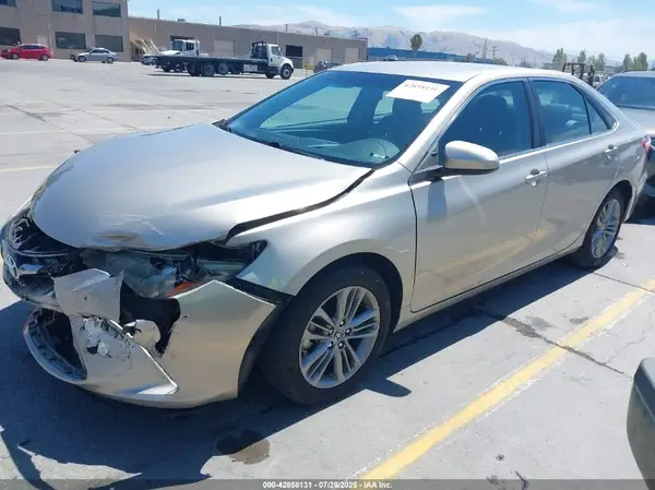 4T1BF1FK3GU183463 2016 TOYOTA CAMRY - Image 2