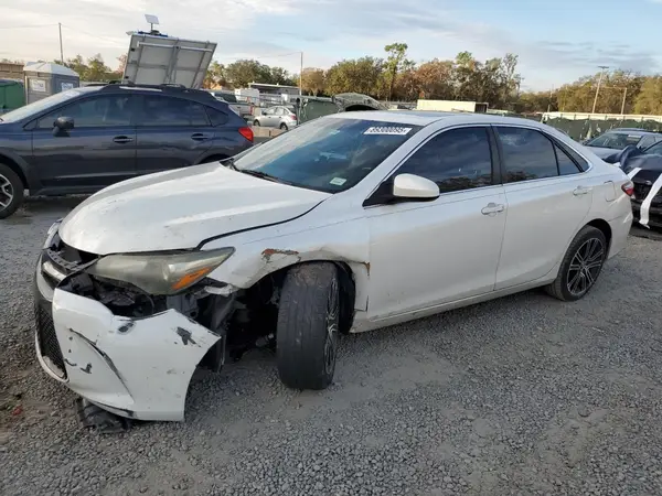 4T1BF1FK3GU187836 2016 TOYOTA CAMRY - Image 1