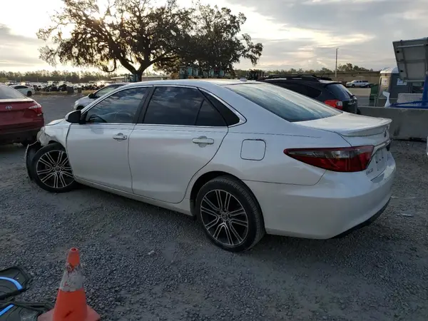4T1BF1FK3GU187836 2016 TOYOTA CAMRY - Image 2
