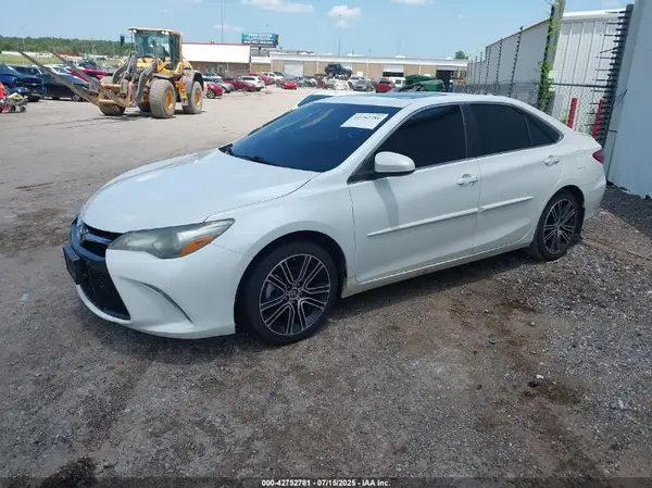 4T1BF1FK3GU188436 2016 TOYOTA CAMRY - Image 2