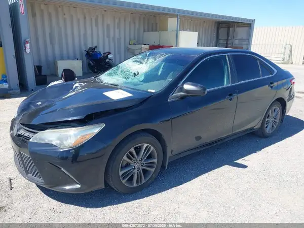 4T1BF1FK3GU190140 2016 TOYOTA CAMRY - Image 2