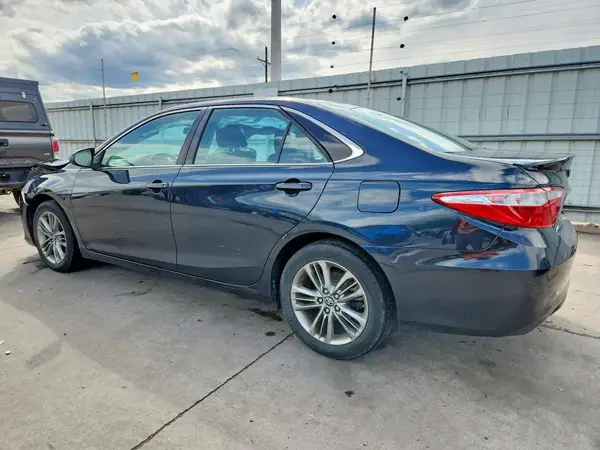 4T1BF1FK3GU190946 2016 TOYOTA CAMRY - Image 2
