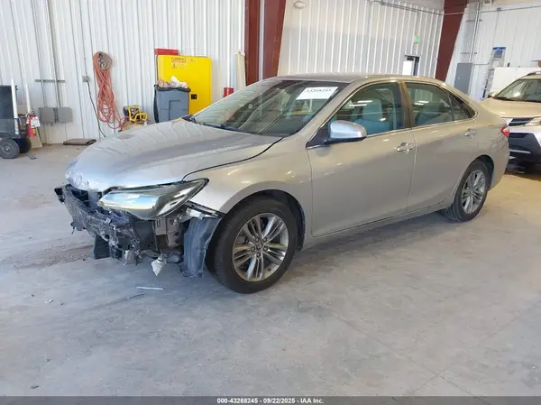 4T1BF1FK3GU191093 2016 TOYOTA CAMRY - Image 2