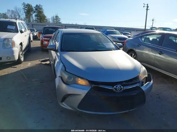 4T1BF1FK3GU193703 2016 TOYOTA CAMRY - Image 1