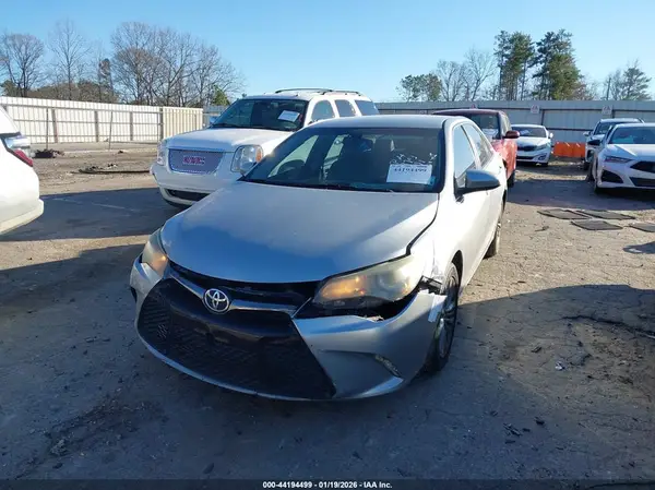 4T1BF1FK3GU193703 2016 TOYOTA CAMRY - Image 2