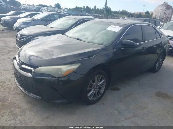 4T1BF1FK3GU194334 2016 TOYOTA CAMRY - Image 2