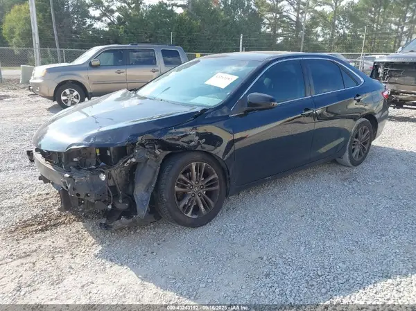 4T1BF1FK3GU194785 2016 TOYOTA CAMRY - Image 2