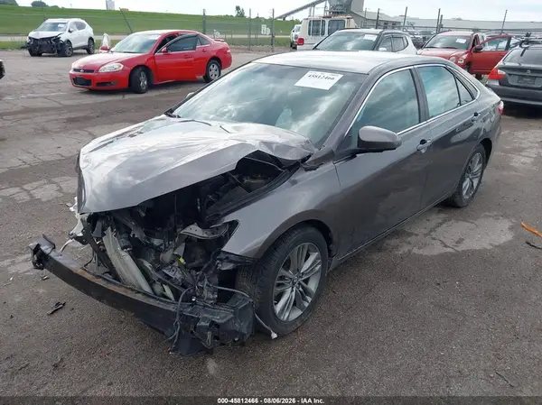 4T1BF1FK3GU195712 2016 TOYOTA CAMRY - Image 2
