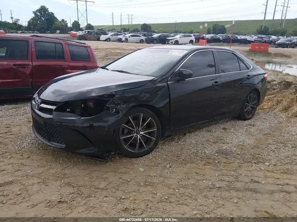 4T1BF1FK3GU201721 2016 TOYOTA CAMRY - Image 2
