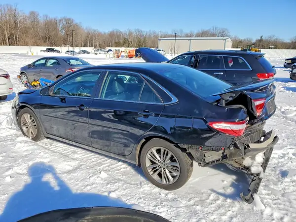 4T1BF1FK3GU203081 2016 TOYOTA CAMRY - Image 2