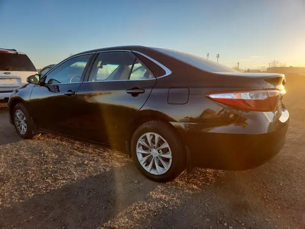 4T1BF1FK3GU205509 2016 TOYOTA CAMRY - Image 2