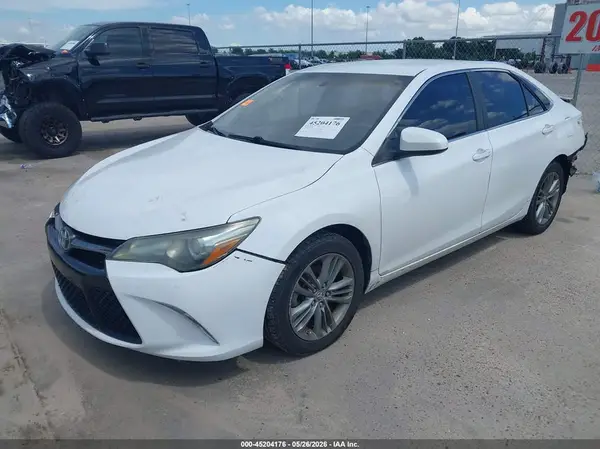 4T1BF1FK3GU209754 2016 TOYOTA CAMRY - Image 2