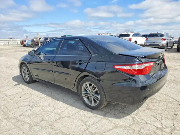 4T1BF1FK3GU210032 2016 TOYOTA CAMRY - Image 2