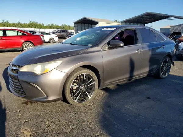 4T1BF1FK3GU211195 2016 TOYOTA CAMRY - Image 1