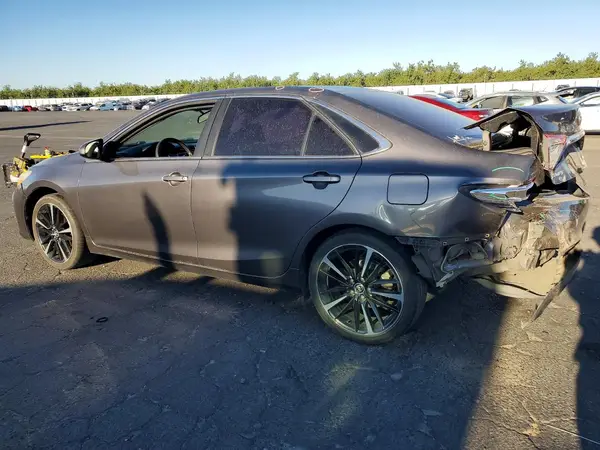 4T1BF1FK3GU211195 2016 TOYOTA CAMRY - Image 2