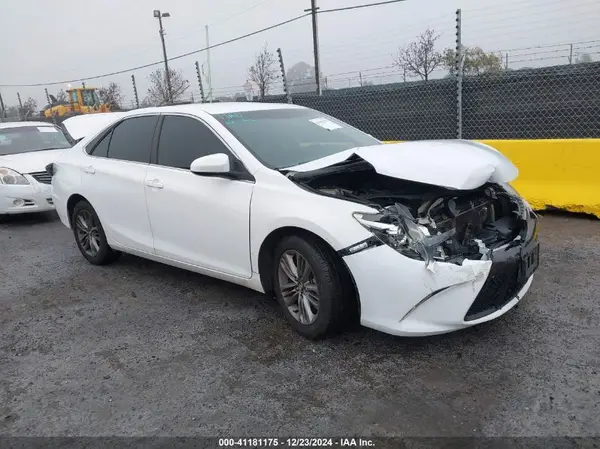 4T1BF1FK3GU211293 2016 TOYOTA CAMRY - Image 1