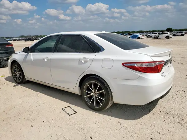 4T1BF1FK3GU211472 2016 TOYOTA CAMRY - Image 2