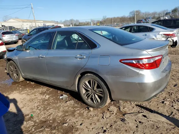 4T1BF1FK3GU213206 2016 TOYOTA CAMRY - Image 2