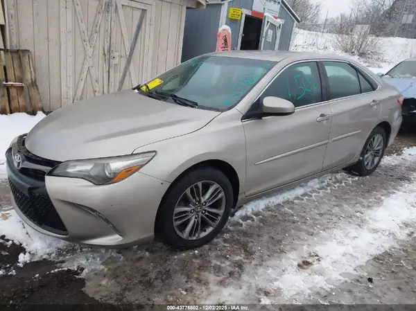 4T1BF1FK3GU214730 2016 TOYOTA CAMRY - Image 2