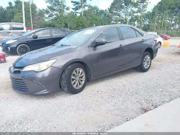 4T1BF1FK3GU215537 2016 TOYOTA CAMRY - Image 2