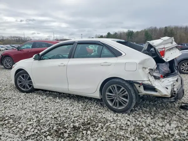 4T1BF1FK3GU215702 2016 TOYOTA CAMRY - Image 2