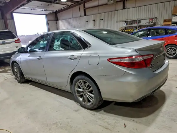 4T1BF1FK3GU215957 2016 TOYOTA CAMRY - Image 2