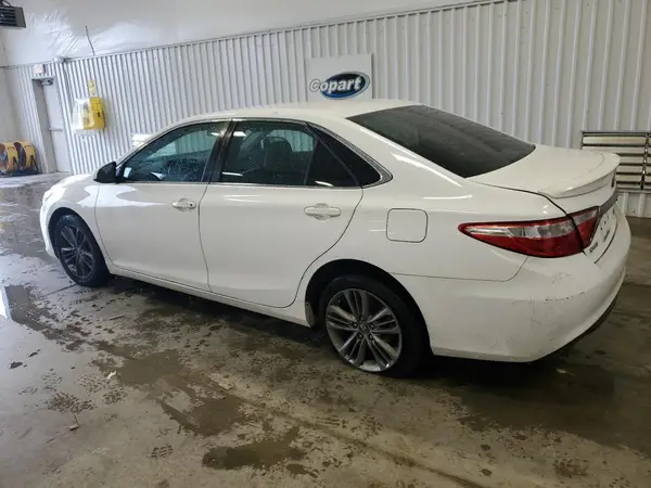 4T1BF1FK3GU216199 2016 TOYOTA CAMRY - Image 2