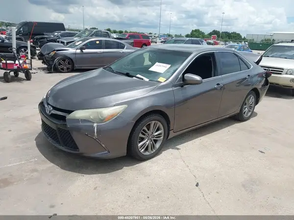 4T1BF1FK3GU217496 2016 TOYOTA CAMRY - Image 2
