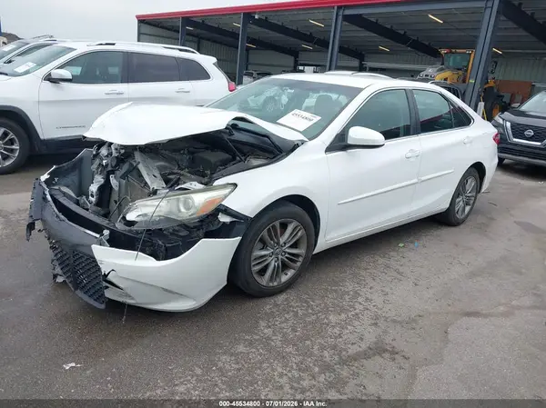 4T1BF1FK3GU218051 2016 TOYOTA CAMRY - Image 2
