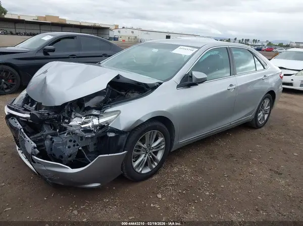 4T1BF1FK3GU218759 2016 TOYOTA CAMRY - Image 2