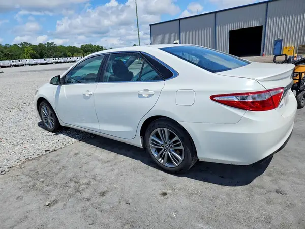 4T1BF1FK3GU219071 2016 TOYOTA CAMRY - Image 2