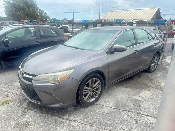 4T1BF1FK3GU219104 2016 TOYOTA CAMRY - Image 2