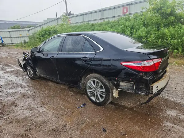 4T1BF1FK3GU219135 2016 TOYOTA CAMRY - Image 2