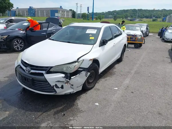 4T1BF1FK3GU219863 2016 TOYOTA CAMRY - Image 2