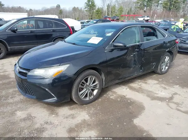 4T1BF1FK3GU226196 2016 TOYOTA CAMRY - Image 2