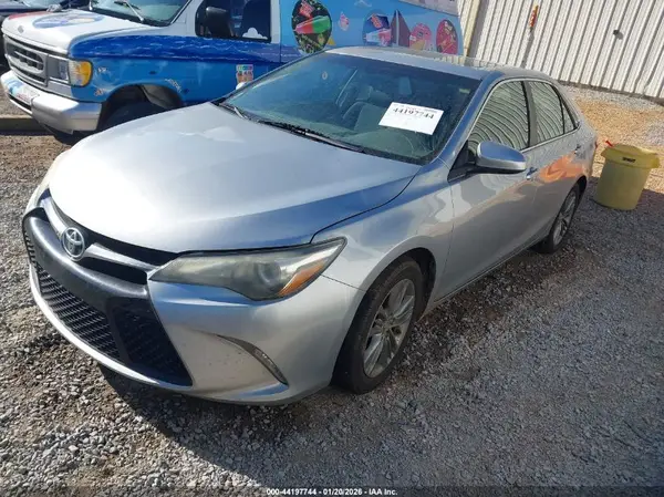 4T1BF1FK3GU227204 2016 TOYOTA CAMRY - Image 2