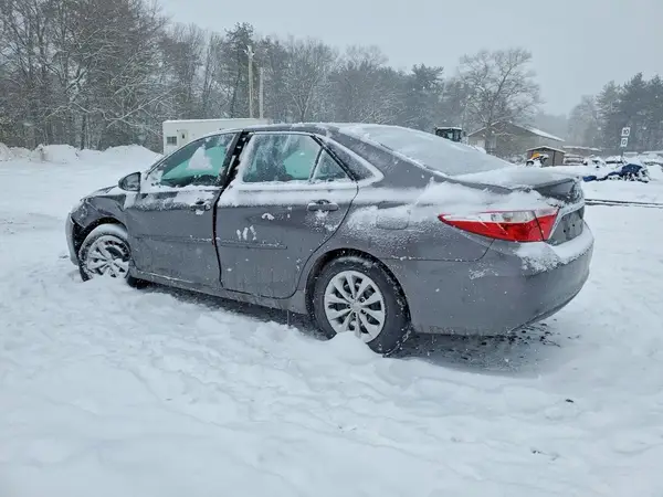 4T1BF1FK3GU229471 2016 TOYOTA CAMRY - Image 2