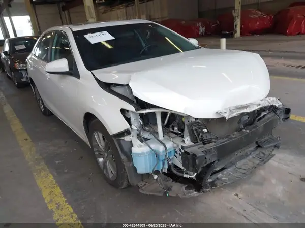 4T1BF1FK3GU230538 2016 TOYOTA CAMRY - Image 1