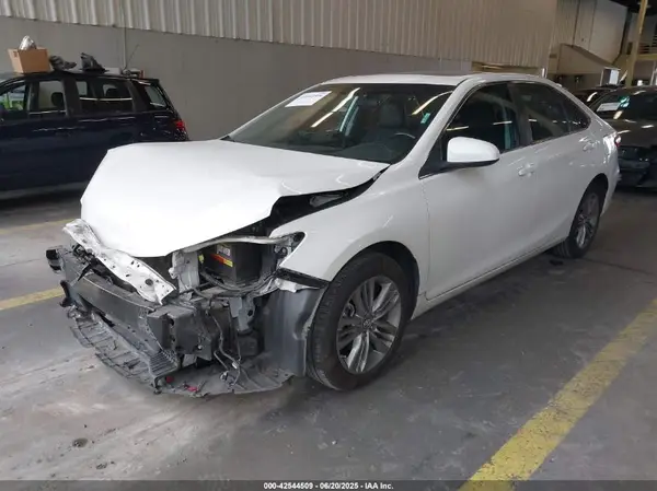 4T1BF1FK3GU230538 2016 TOYOTA CAMRY - Image 2