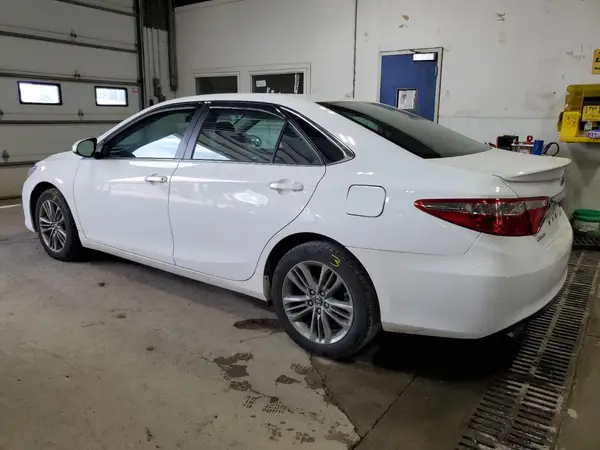 4T1BF1FK3GU231415 2016 TOYOTA CAMRY - Image 2