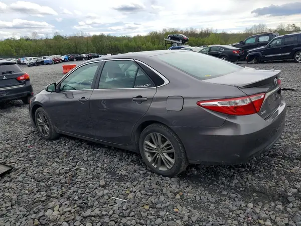 4T1BF1FK3GU233875 2016 TOYOTA CAMRY - Image 2