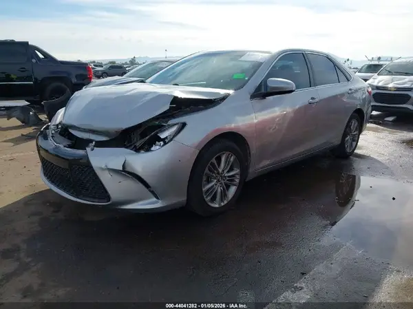 4T1BF1FK3GU233987 2016 TOYOTA CAMRY - Image 2
