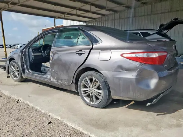 4T1BF1FK3GU234010 2016 TOYOTA CAMRY - Image 2