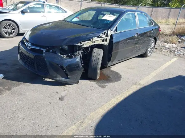 4T1BF1FK3GU234945 2016 TOYOTA CAMRY - Image 2