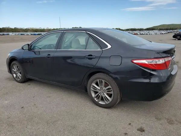 4T1BF1FK3GU236193 2016 TOYOTA CAMRY - Image 2