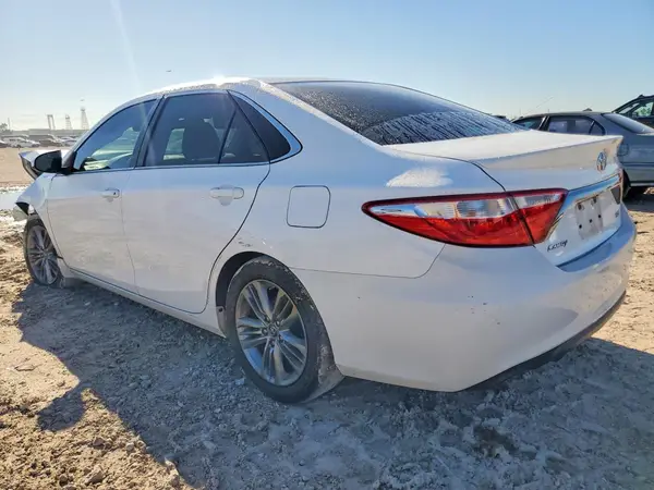 4T1BF1FK3GU239238 2016 TOYOTA CAMRY - Image 2
